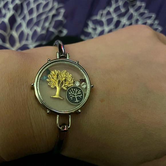 Silver Tone Tree of Life Bangle Bracelet NWOT - Picture 3 of 5